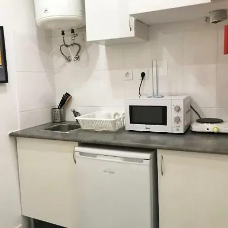 Cozy And Beautiful Flat In Great Location! Lisbona